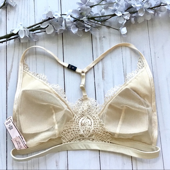2/$25❤ NWT Victoria's Secret Crochet Lace Bralette - Picture 2 of 3
